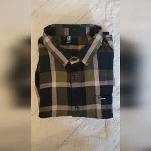 Volcon.  Shirt. Size 2XL